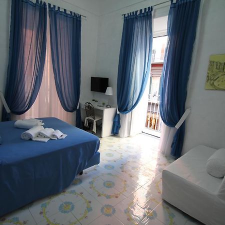 Le Vie Di Napoli B&B Buitenkant foto